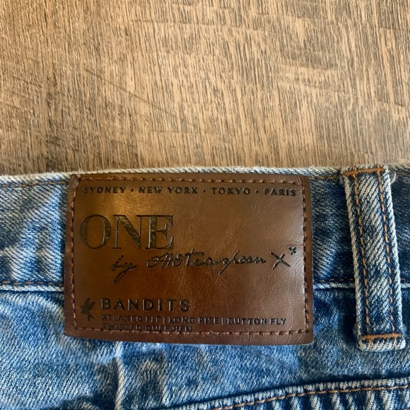 One Teaspoon Bandit shorts size 28 - Picture 3 of 4